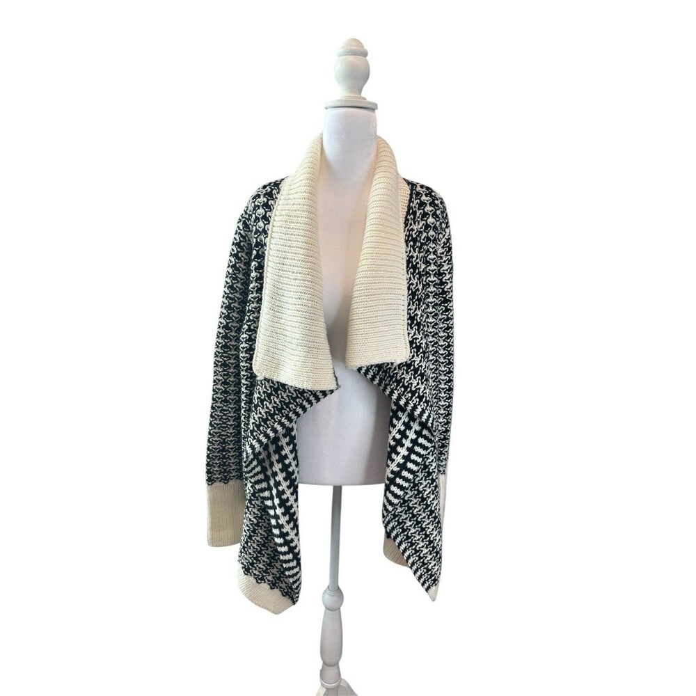 Women’s Apt.9 Cardigan Size Large Black White Textured Wool Stitch Flyaway Front